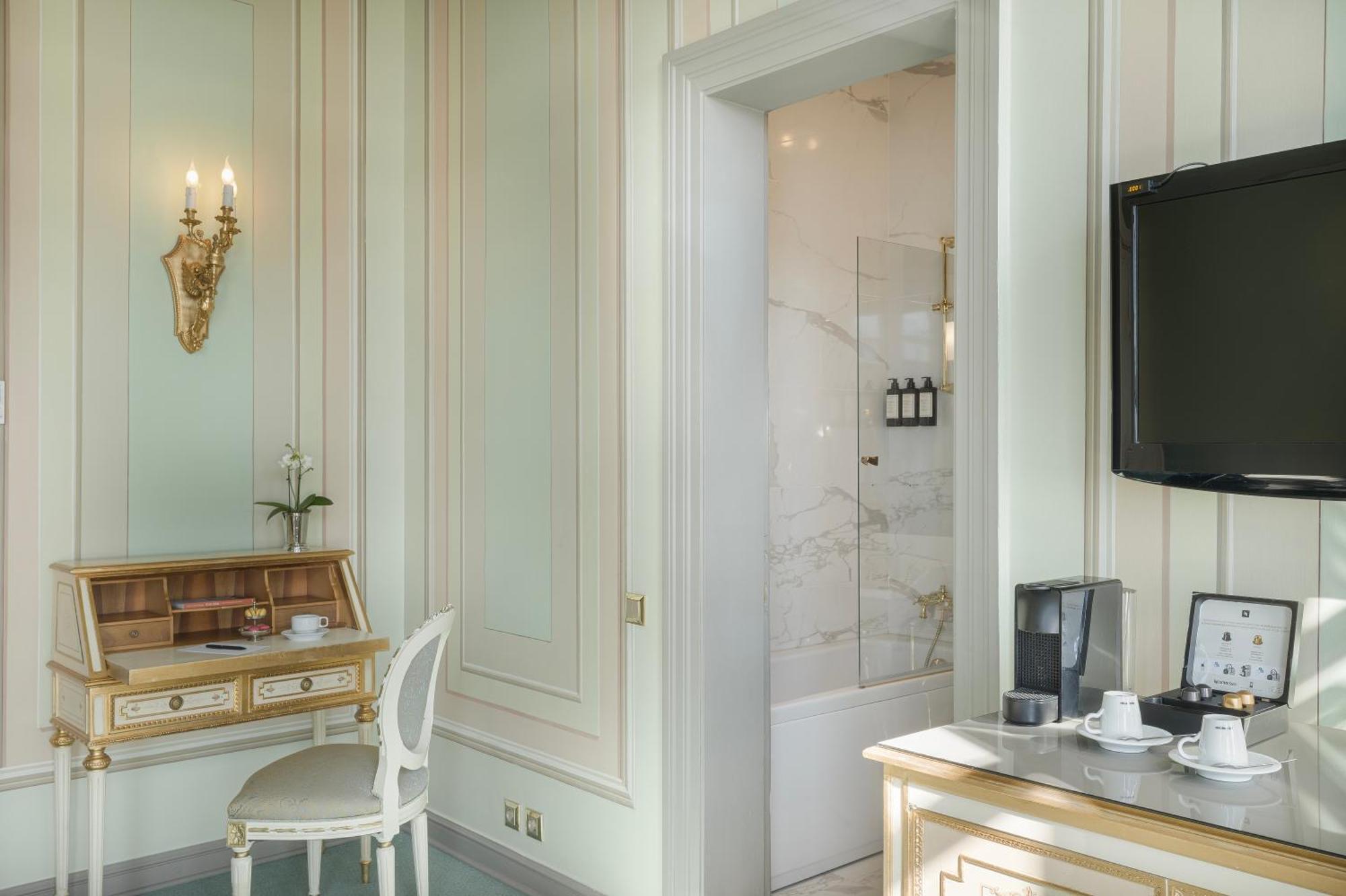 Bosphorus Palace Hotel Истанбул Екстериор снимка