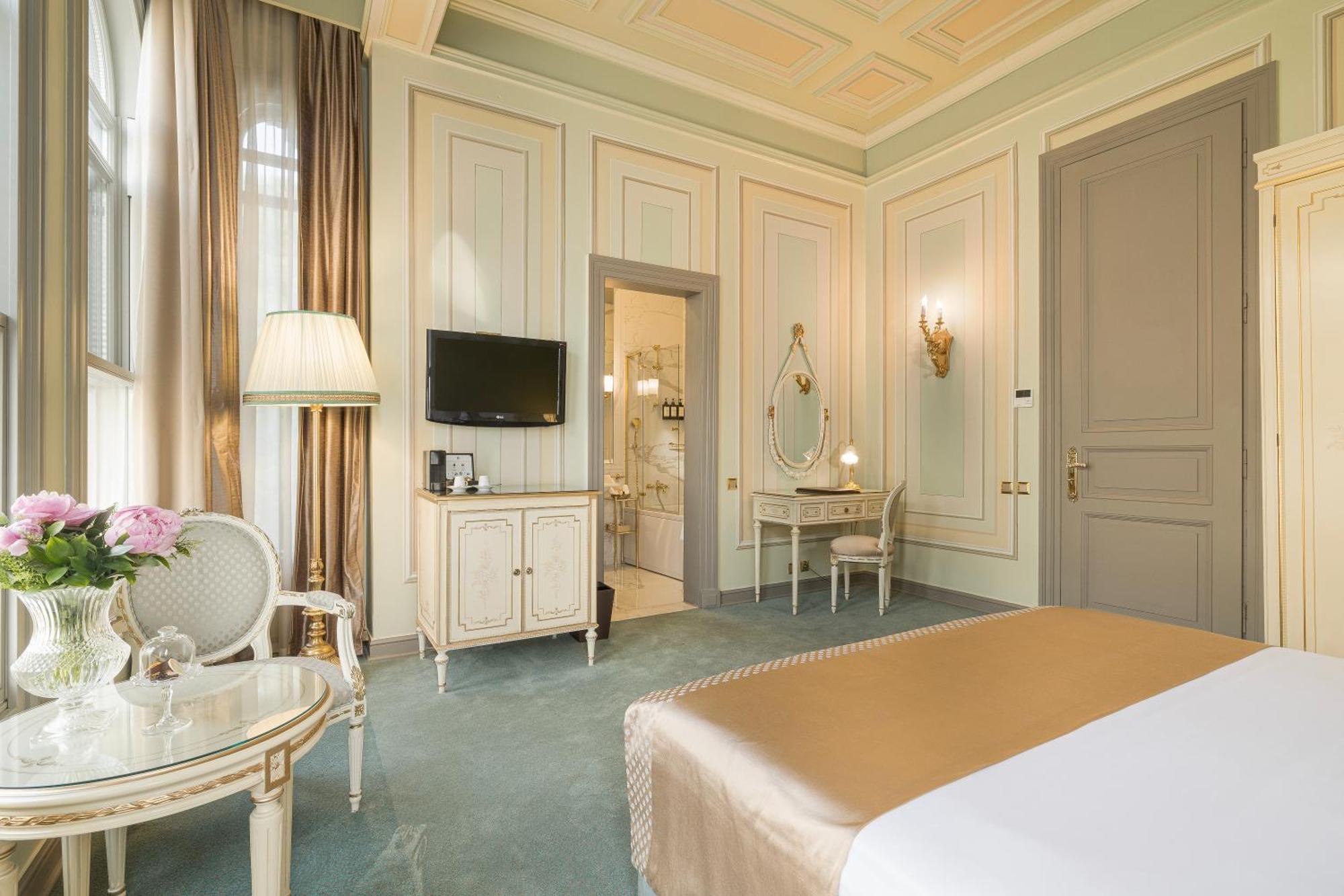 Bosphorus Palace Hotel Истанбул Екстериор снимка