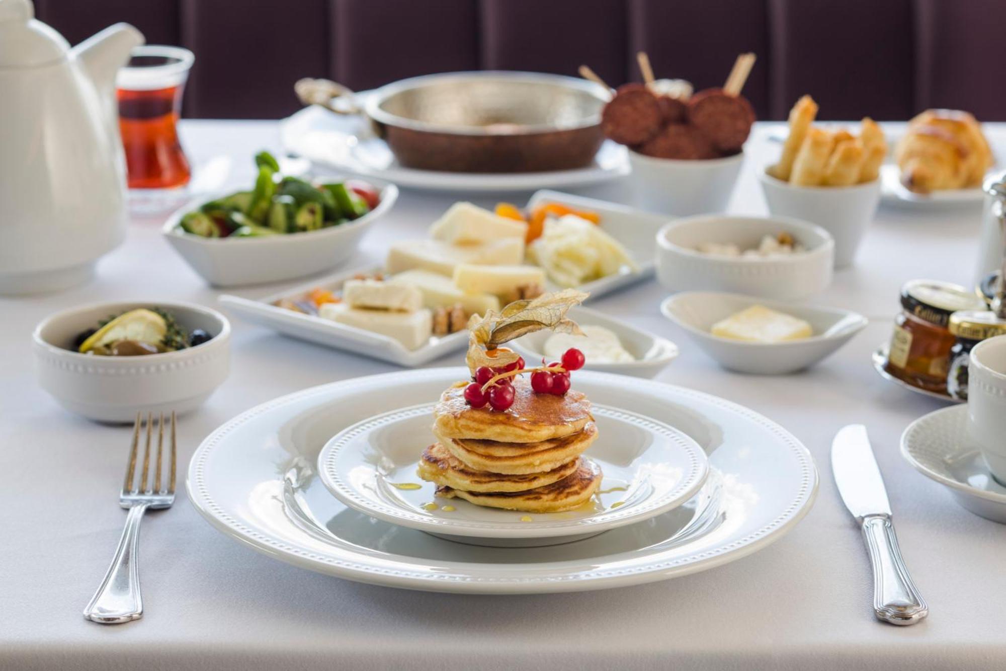 Bosphorus Palace Hotel Истанбул Екстериор снимка